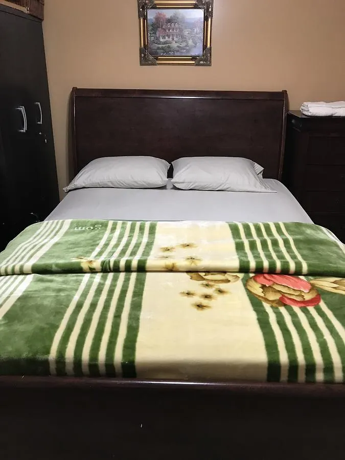 فندق نيو يوركفي  Poonam House بيت ضيافة
